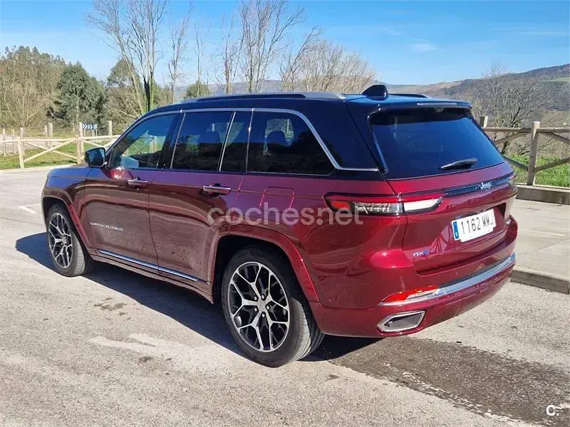 Usado Jeep Grand Cherokee Summit 381 CV (280 kW) 2023 Granate SUV