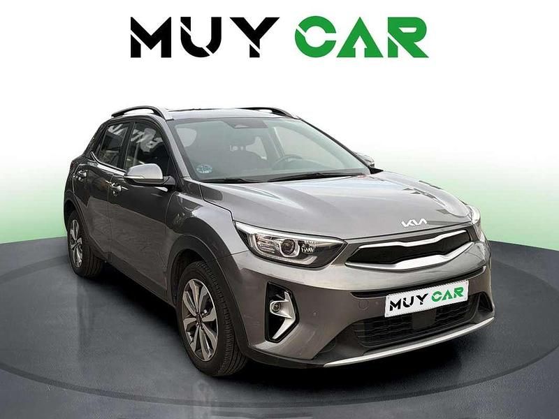 Usado Kia Stonic 84 CV (61 kW) 2023 Gris SUV