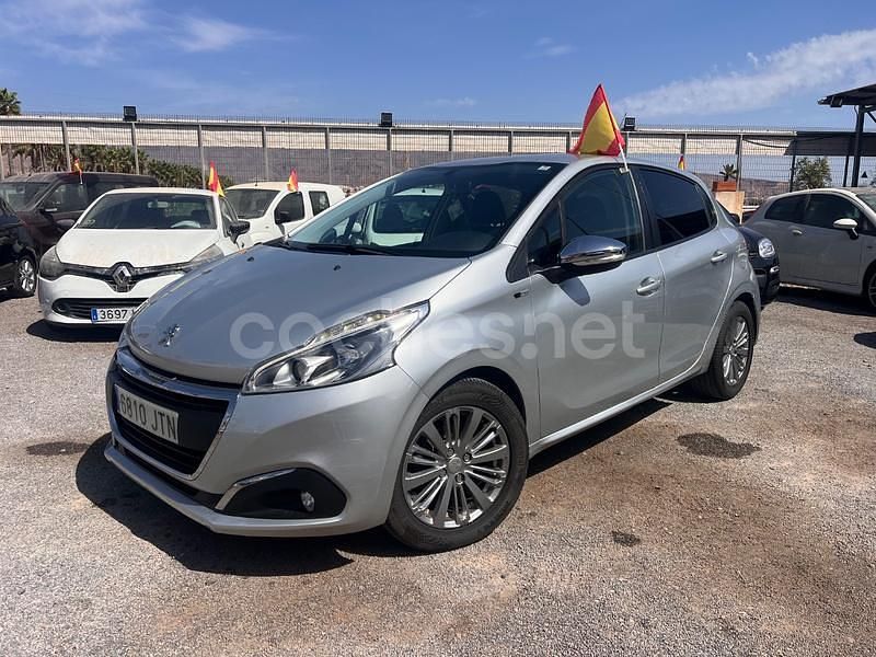 Gris / plata Usado 2017 Peugeot 208 Style Utilitario | 8300 € (Precio justo) - Imagen 1/4