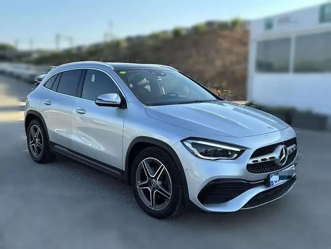 Usado Mercedes GLA45 AMG AMG 150 CV (110 kW) 2021 Gris SUV
