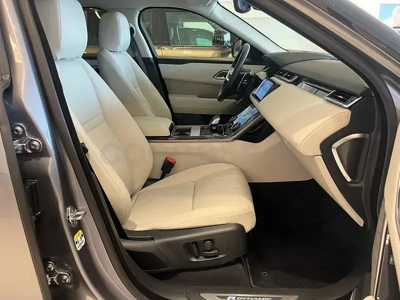Usado Land Rover Range Rover Velar Landmark 404 CV (297 kW) 2021 Gris / plata SUV