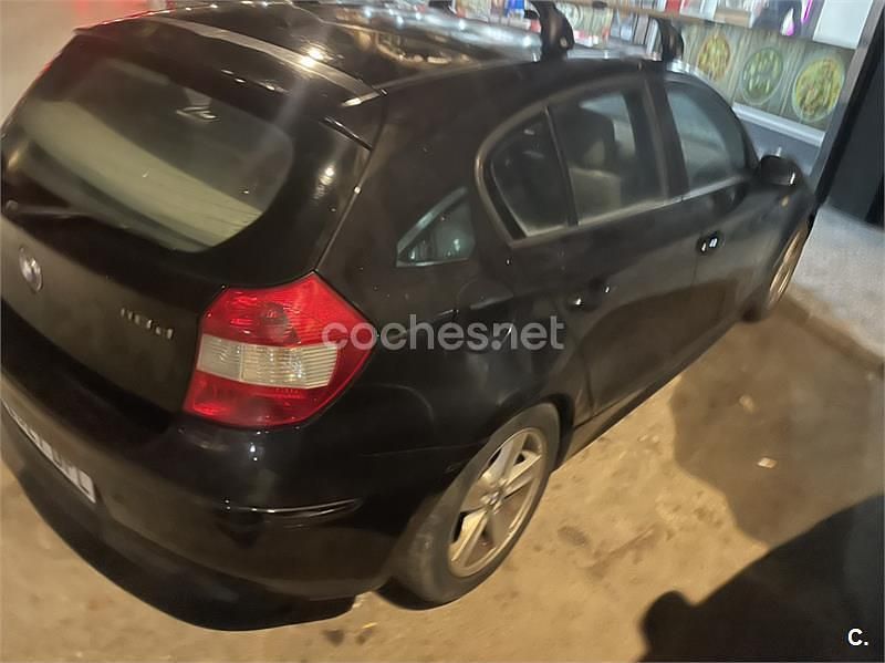 Usado BMW 118 122 CV (89 kW) 2005 Negro Utilitario