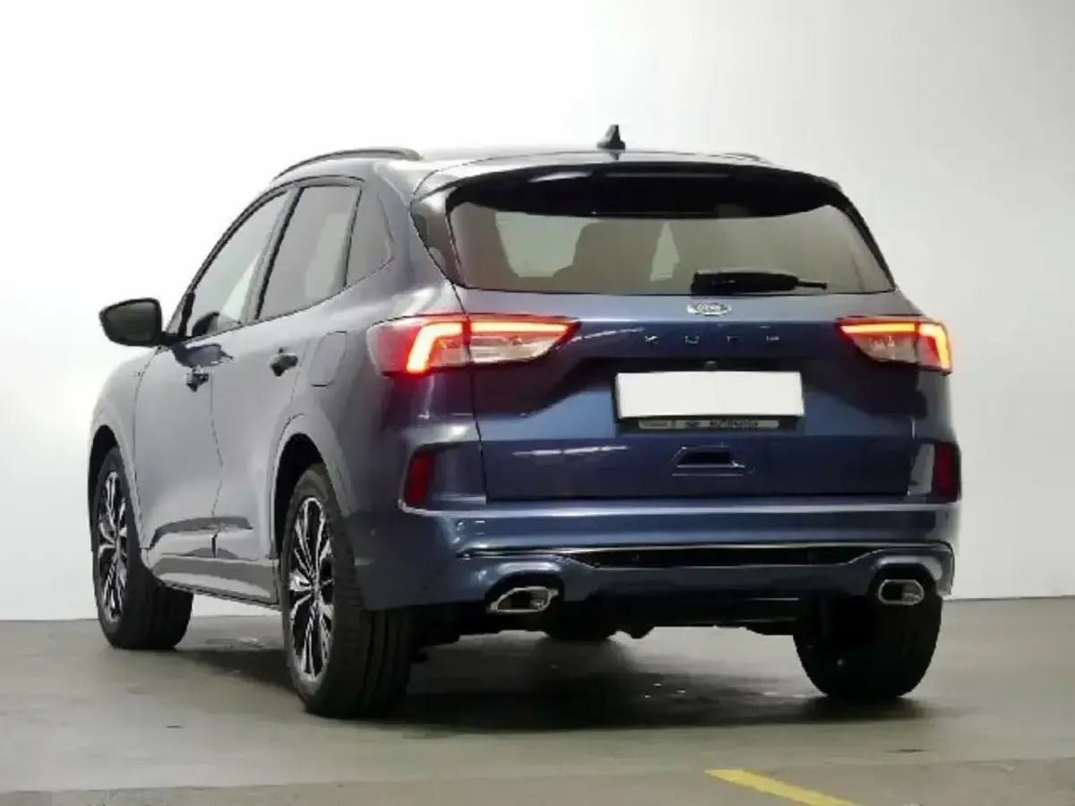 Usado Ford Kuga ST-Line X 150 CV (110 kW) 2022 Azul SUV