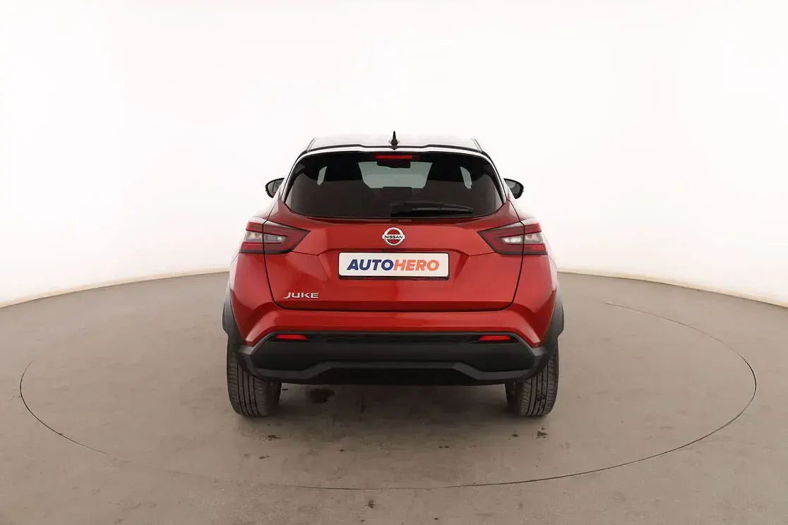 Usado Nissan Juke N-Connecta 114 CV (83 kW) 2021 Rojo SUV