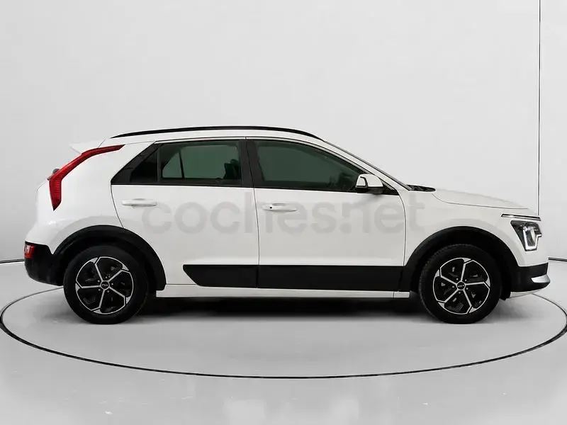 Usado Kia Niro 141 CV (103 kW) 2022 Blanco SUV