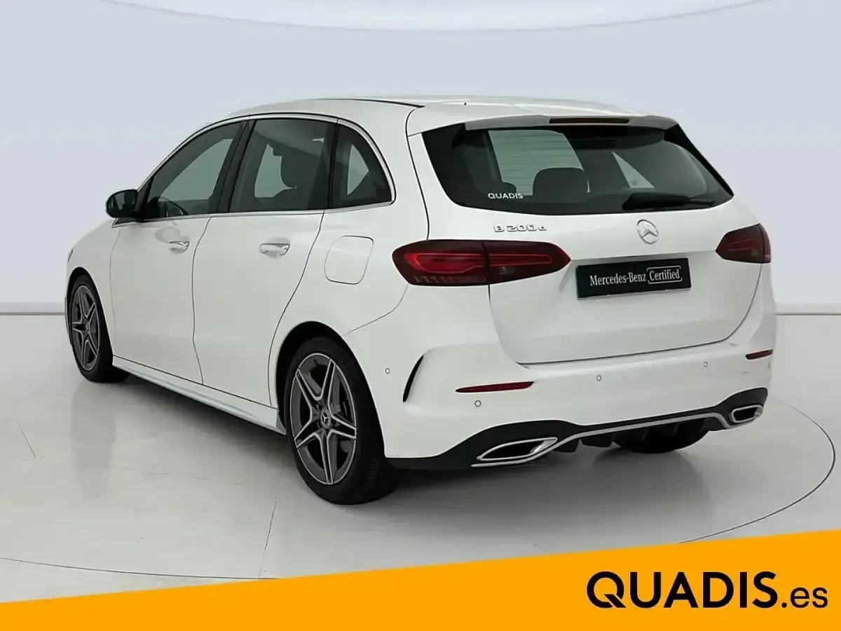 Begagnad Mercedes B200 AMG line 150 HK (110 kW) 2024 Vit Minibuss