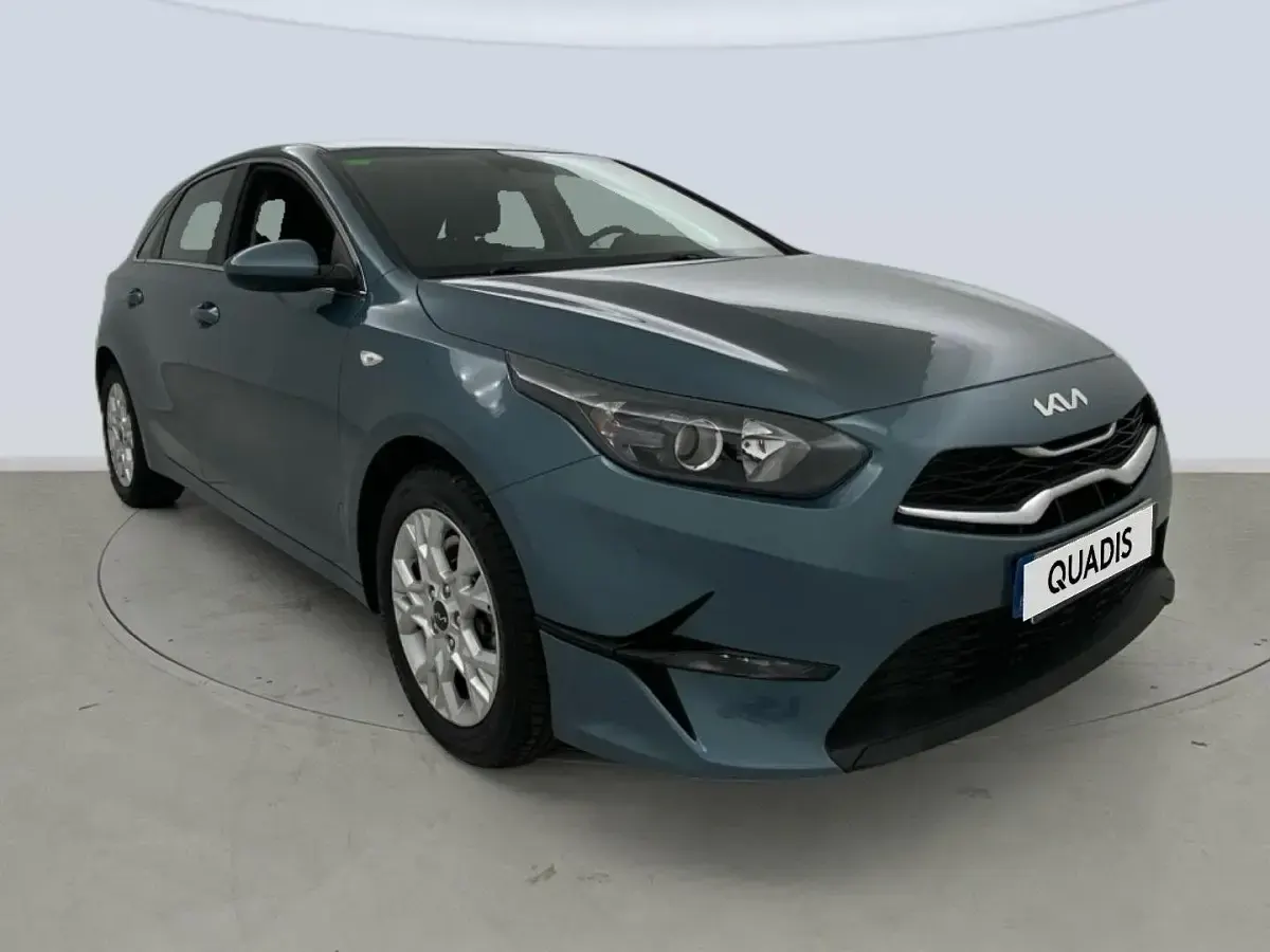 Usado Kia Ceed 101 CV (74 kW) 2022 Gris Utilitario