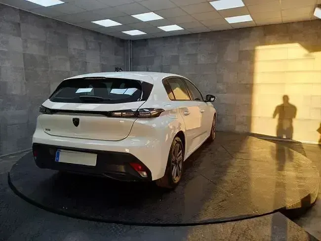 Usado Peugeot 308 Allure 130 CV (95 kW) 2022 Blanco Berlina