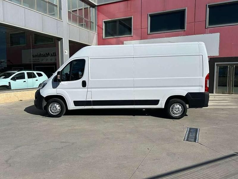 Usado Citroën Jumper 121 CV (88 kW) 2022 Blanco Monovolumen