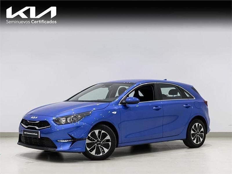 Usado Kia Ceed 101 CV (74 kW) 2025 Azul Utilitario