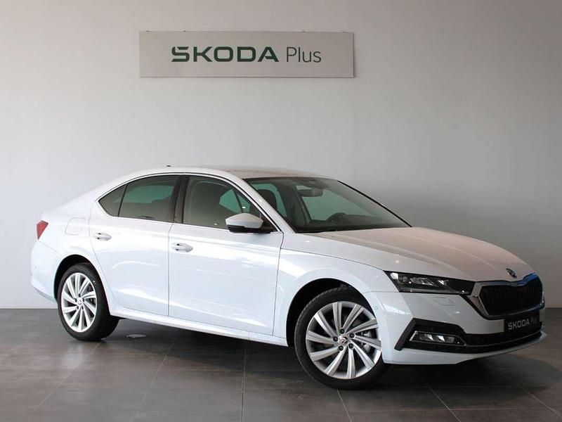 Blanco Nuevo 2025 Skoda Octavia Selection Utilitario | 28.490 € (Buen precio) - Imagen 1/4