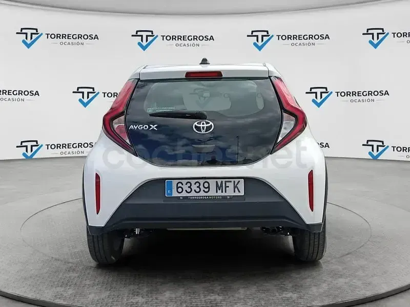 Usado Toyota Aygo X Play 72 CV (52 kW) 2023 Blanco SUV