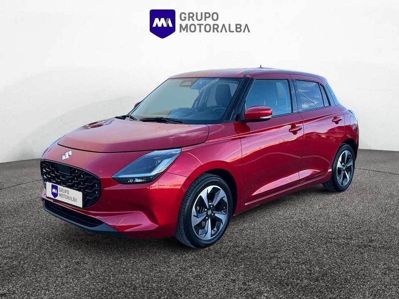 Usado Suzuki Swift 83 CV (61 kW) 2025 Rojo Utilitario