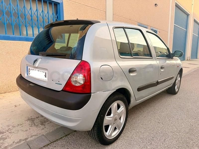 Usado Renault Clio II Extreme 75 CV (55 kW) 2002 Azul Berlina