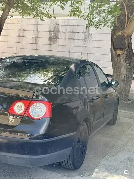 Usado VW Passat Trendline 140 CV (102 kW) 2006 Negro Berlina