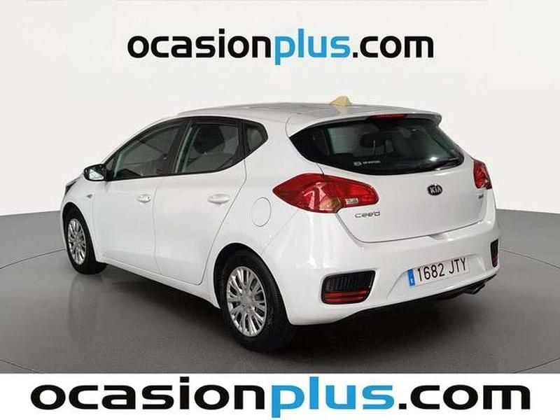 Usado Kia Ceed GT 90 HP (66 kW) 2016 Branco Citadino