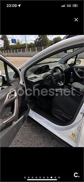 Usado Peugeot 2008 Allure 100 CV (73 kW) 2015 Blanco SUV