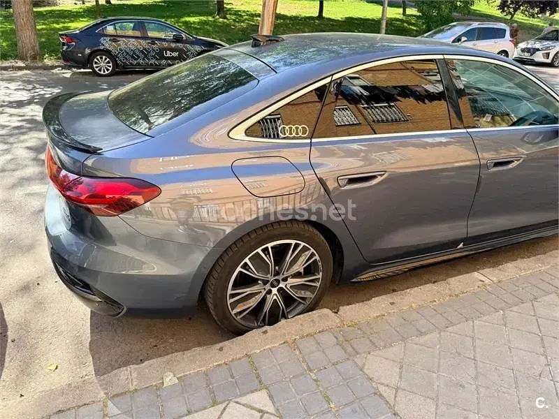 Usado Audi A5 S-Line 204 CV (150 kW) 2024 Azul Berlina