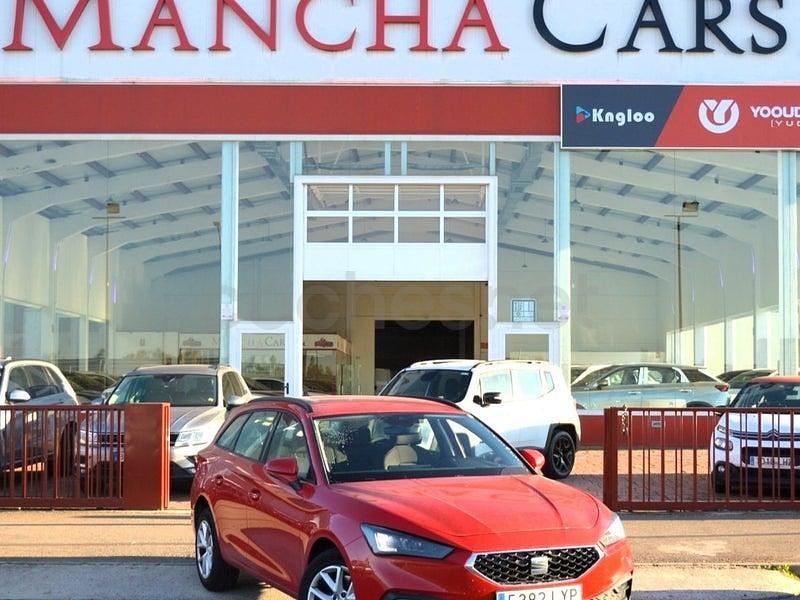 Usado Seat Leon Reference 115 HP (84 kW) 2022 Vermelho Carrinha