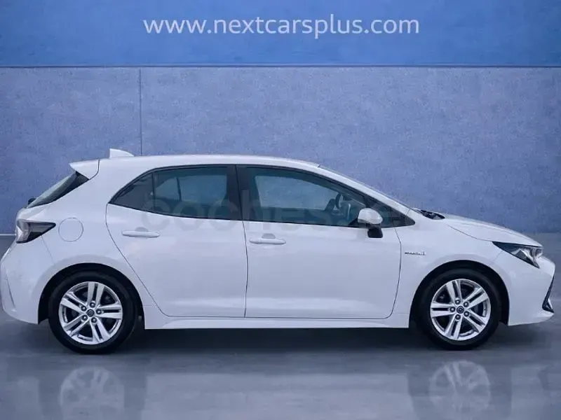 Usado Toyota Corolla Active 122 CV (89 kW) 2019 Blanco Berlina