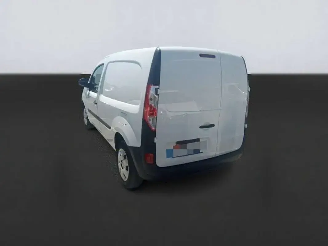 Usado Renault Kangoo 89 kW (122 CV) 2022 Blanco Monovolumen