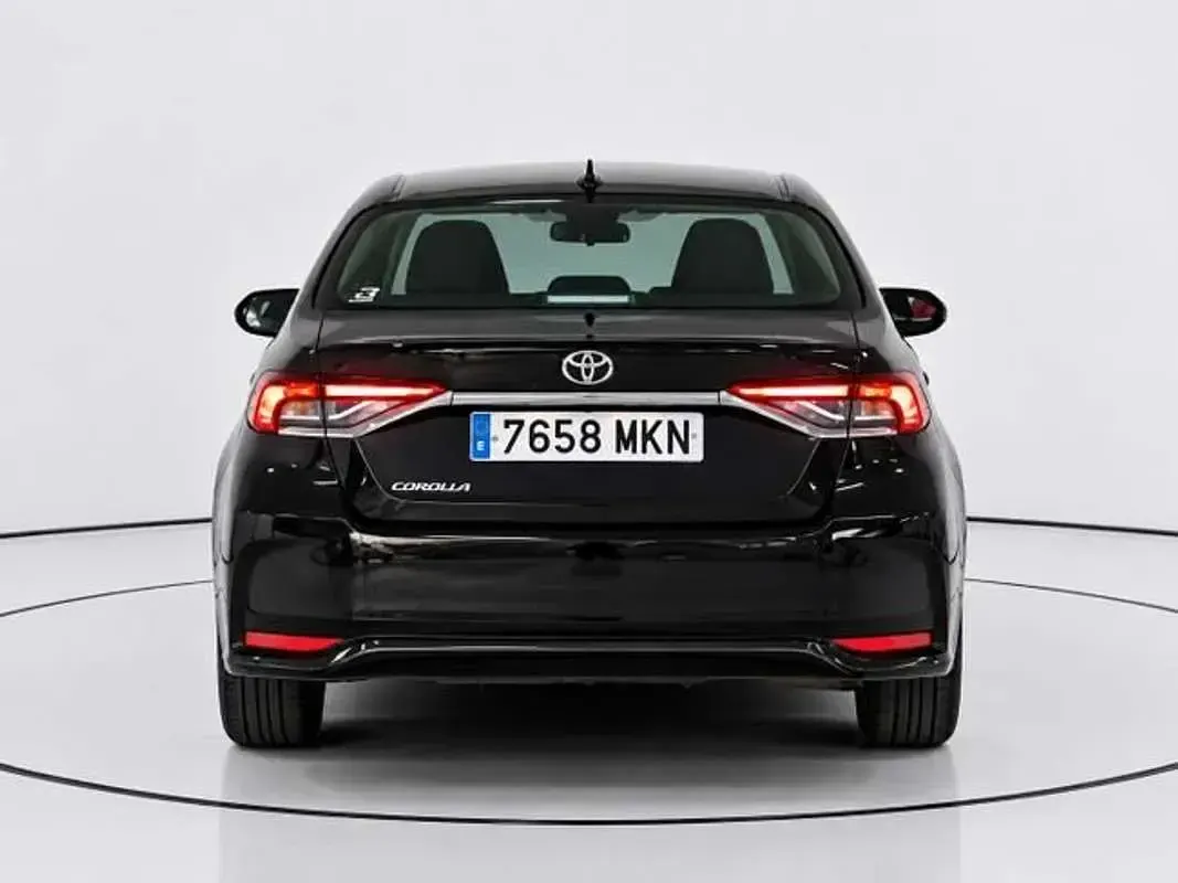 Usado Toyota Corolla 125 CV (91 kW) 2023 Blanco Berlina