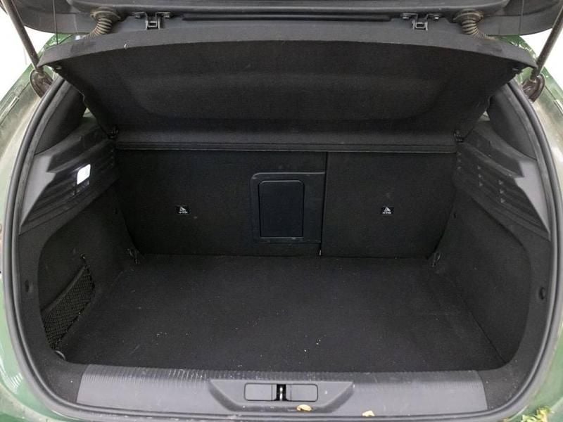 Usado Peugeot 308 Allure 130 CV (95 kW) 2023 Verde Berlina
