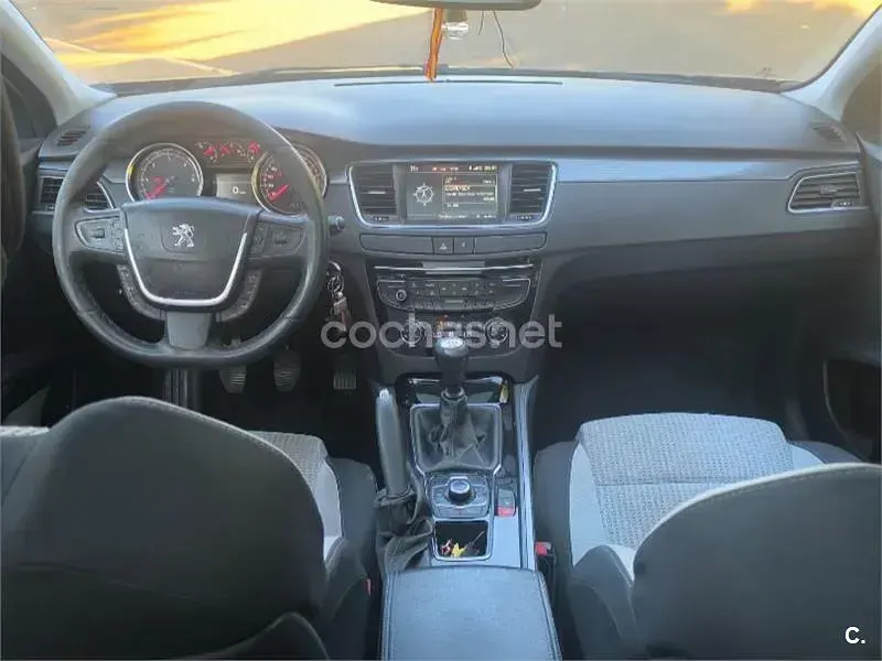 Usado Peugeot 508 SW Active 140 CV (102 kW) 2014 Negro Familiar