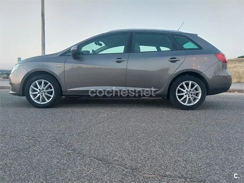 Usado Seat Ibiza ST CONNECT 95 CV (69 kW) 2017 Beige Familiar