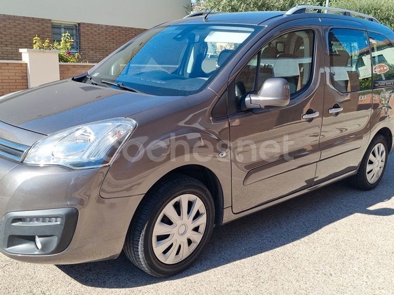 Usado Citroën Berlingo Feel 100 CV (73 kW) 2015 Marrón Monovolumen