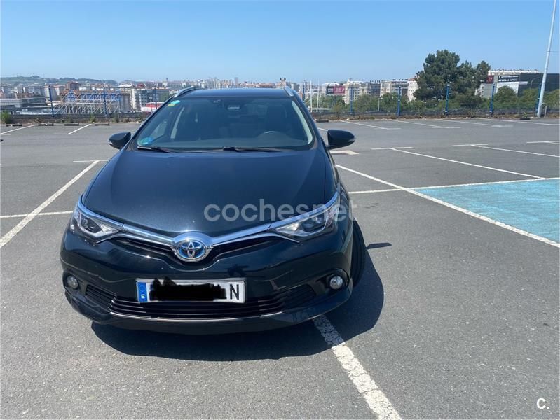 Negro Usado 2016 Toyota Auris Hybrid Familiar | 13.900 € (Precio justo) - Imagen 1/4