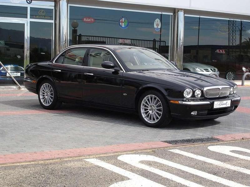 Negro Usado 2007 Jaguar XJ6 Executive Berlina | 17.000 € - Imagen 1/4