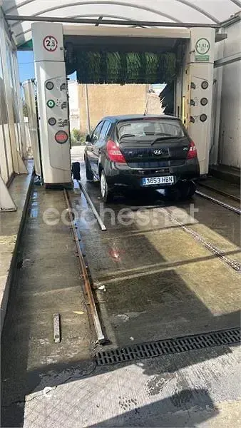 Usado Hyundai i20 Classic 78 CV (57 kW) 2011 Negro Utilitario