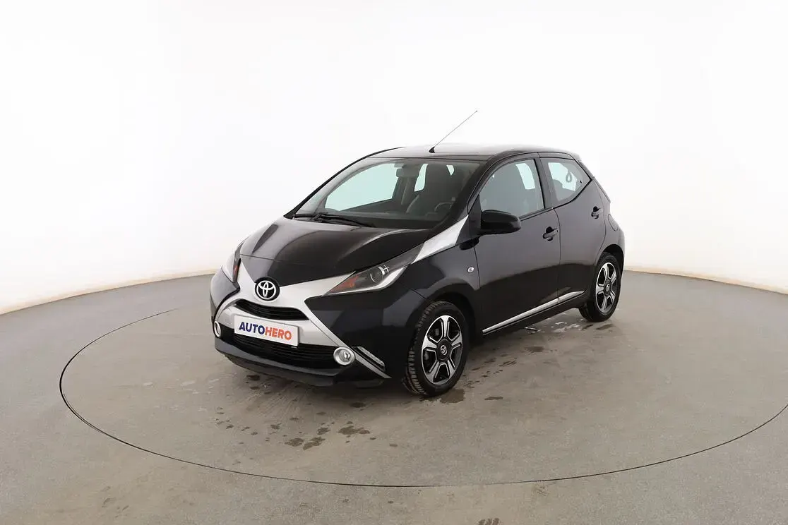 Usado Toyota Aygo X-clusiv 70 CV (51 kW) 2015 Utilitario