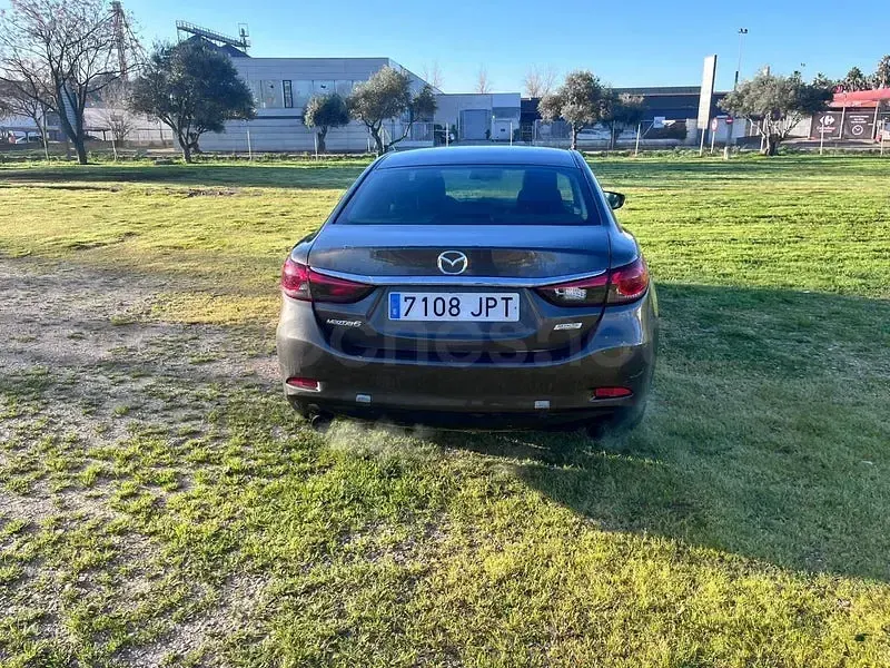 Usado Mazda 6 Luxury 150 CV (110 kW) 2016 Marrón Berlina