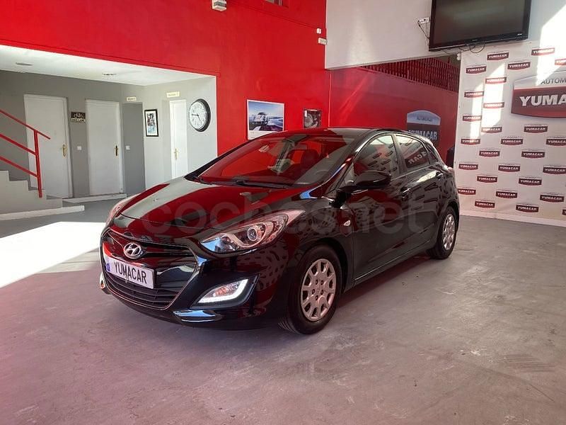Usado Hyundai i30 90 CV (66 kW) 2013 Negro Berlina
