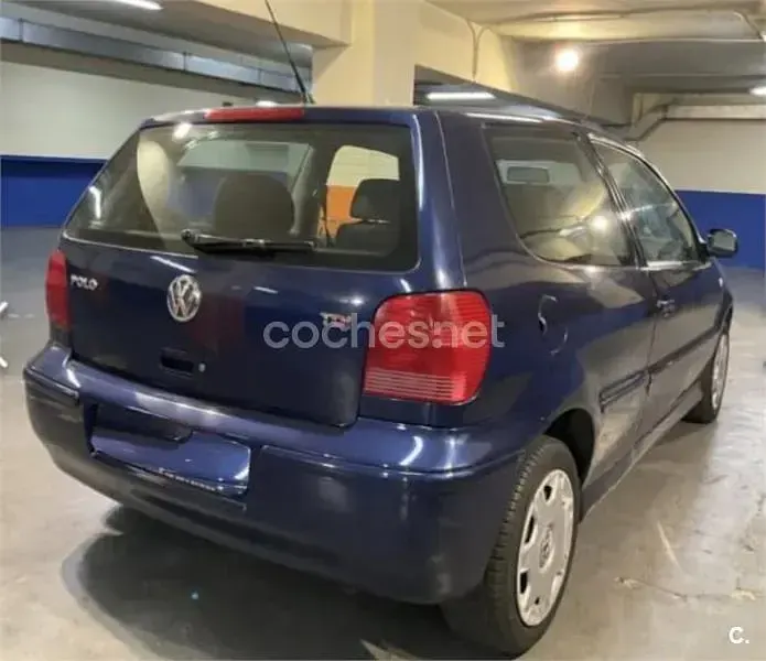 Usado VW Polo Trendline 75 CV (55 kW) 2001 Azul Berlina