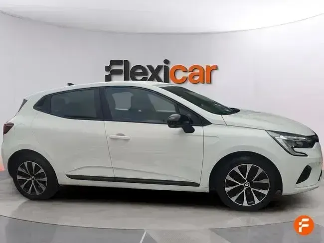 Używany Renault Clio V Business 90 KM (66 kW) 2022 Biały