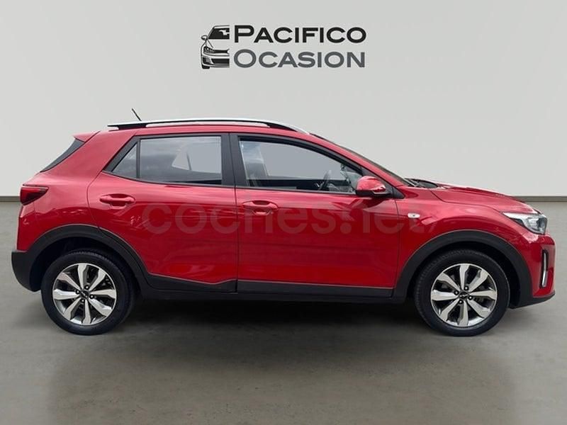 Usado Kia Stonic 100 CV (73 kW) 2022 Rojo SUV