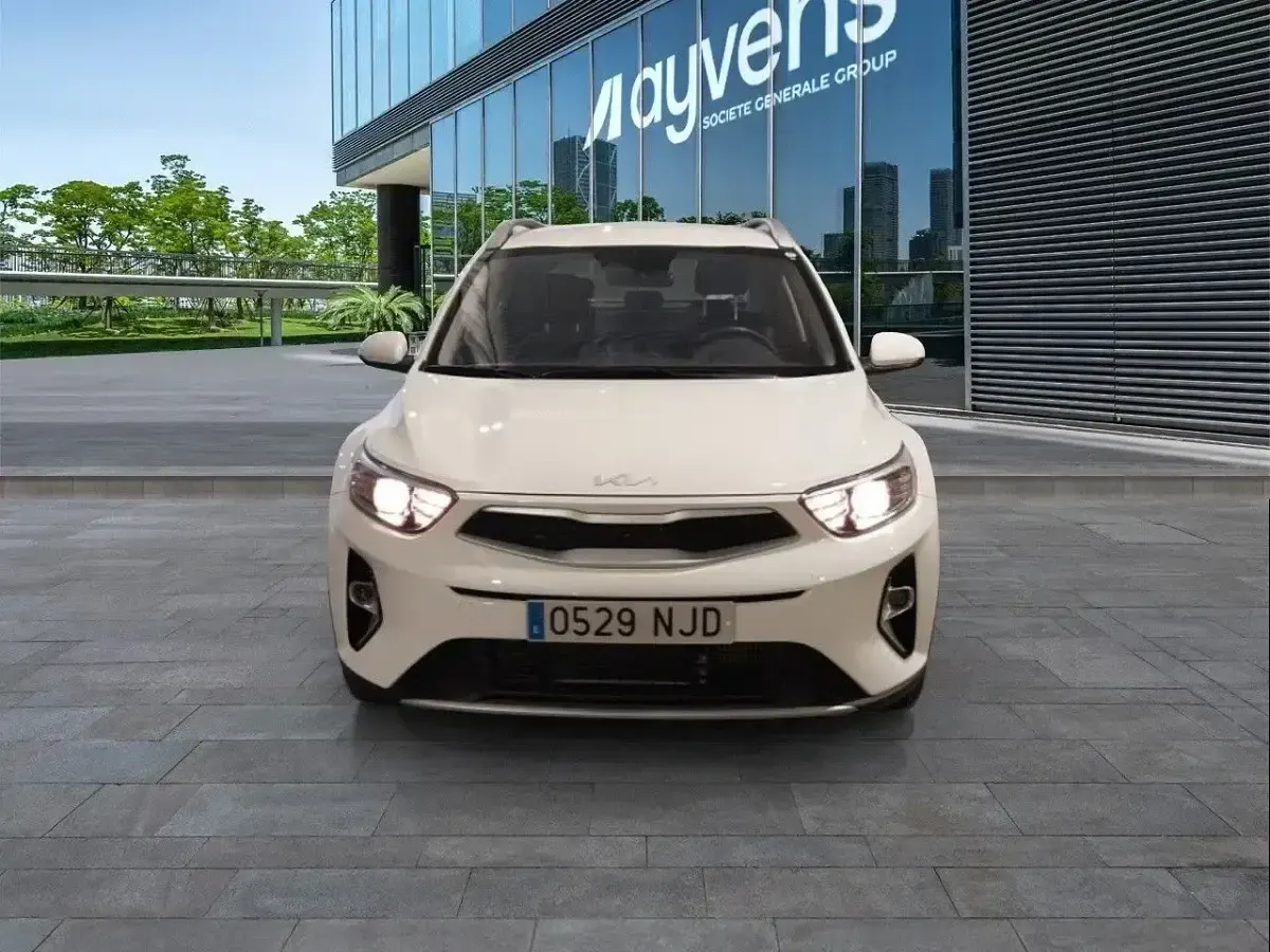Usado Kia Stonic 101 CV (74 kW) 2025 Blanco SUV