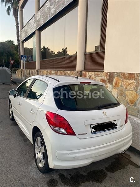 Blanco Usado 2011 Peugeot 207 Allure Berlina | 5490 € (Precio justo) - Imagen 1/4