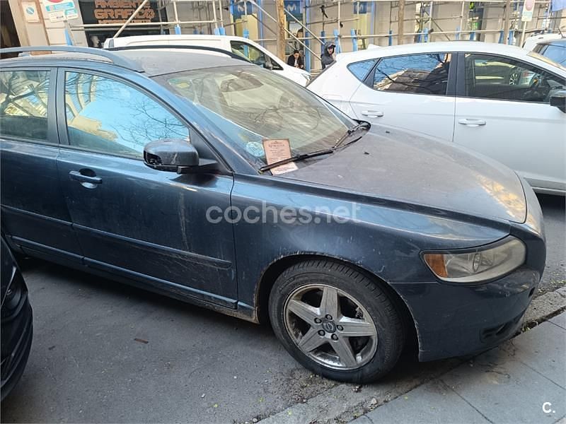 Usado Volvo V50 Momentum 136 CV (100 kW) 2008 Azul Familiar