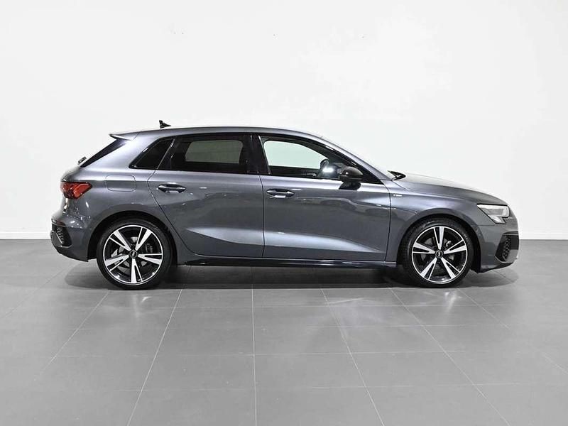 Usado Audi A3 Sportback Ambiente 150 CV (110 kW) 2021 Gris Utilitario