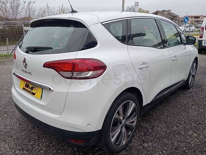 Usado Renault Scénic IV Zen 130 CV (95 kW) 2017 Blanco Monovolumen