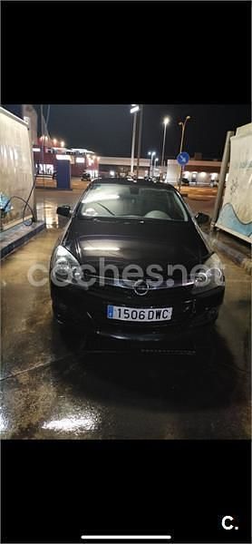 Usado Opel Astra GTC Sport 100 CV (73 kW) 2006 Negro Berlina