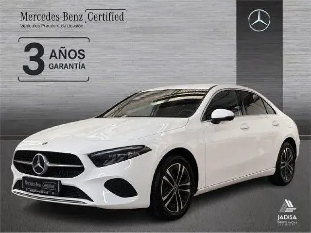 Usado Mercedes A250 218 CV (160 kW) 2024 Blanco polar