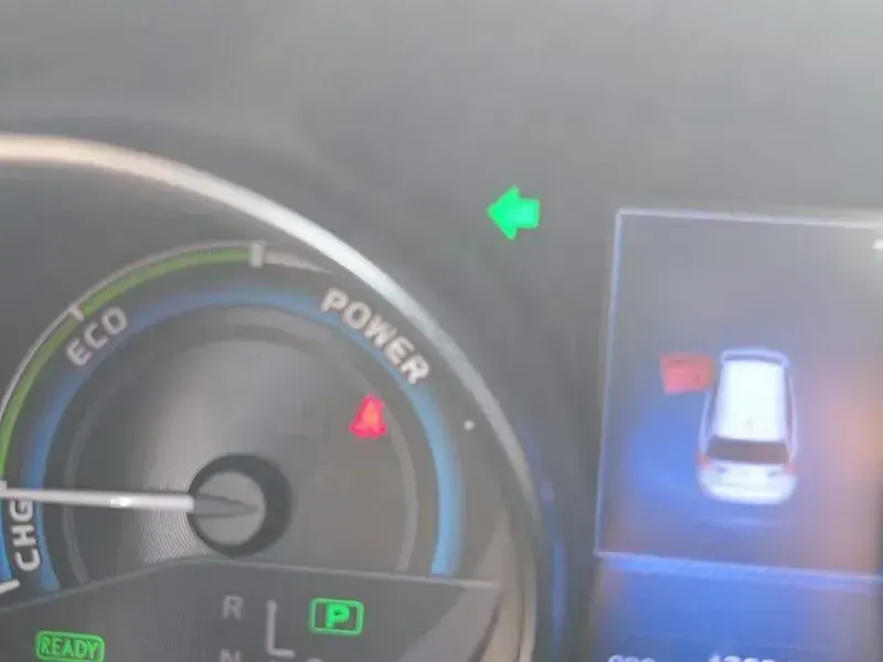 Usado Toyota Auris Hybrid Advance 136 CV (100 kW) 2018 Blanco Familiar