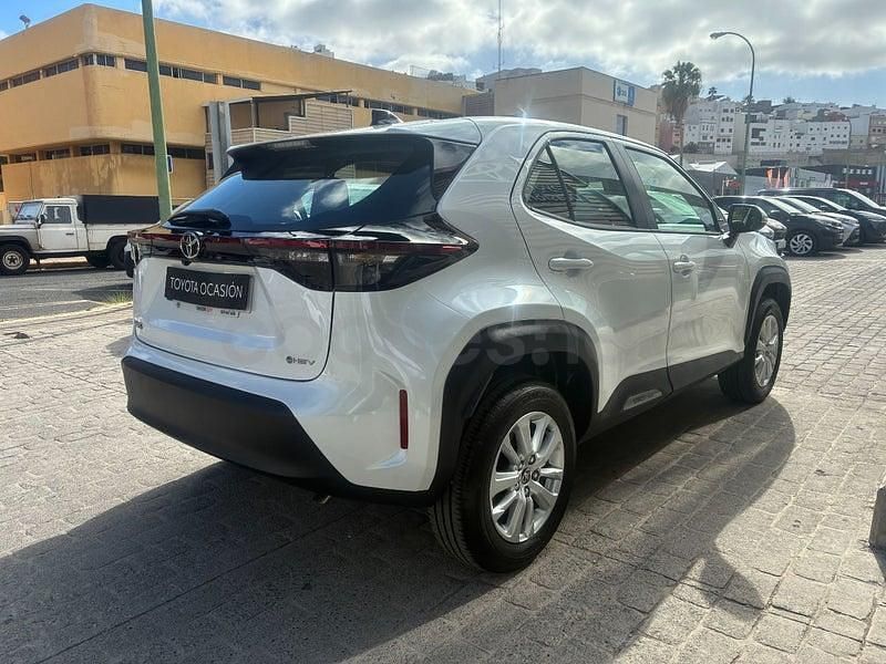 Usado Toyota Yaris Cross Active 116 CV (85 kW) 2023 Blanco SUV