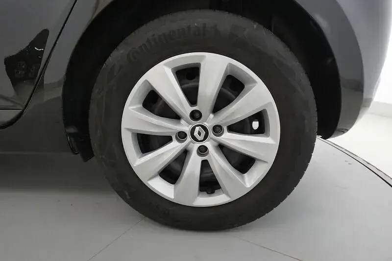 Usado Renault Clio V SE 67 CV (49 kW) 2023 Negro Utilitario