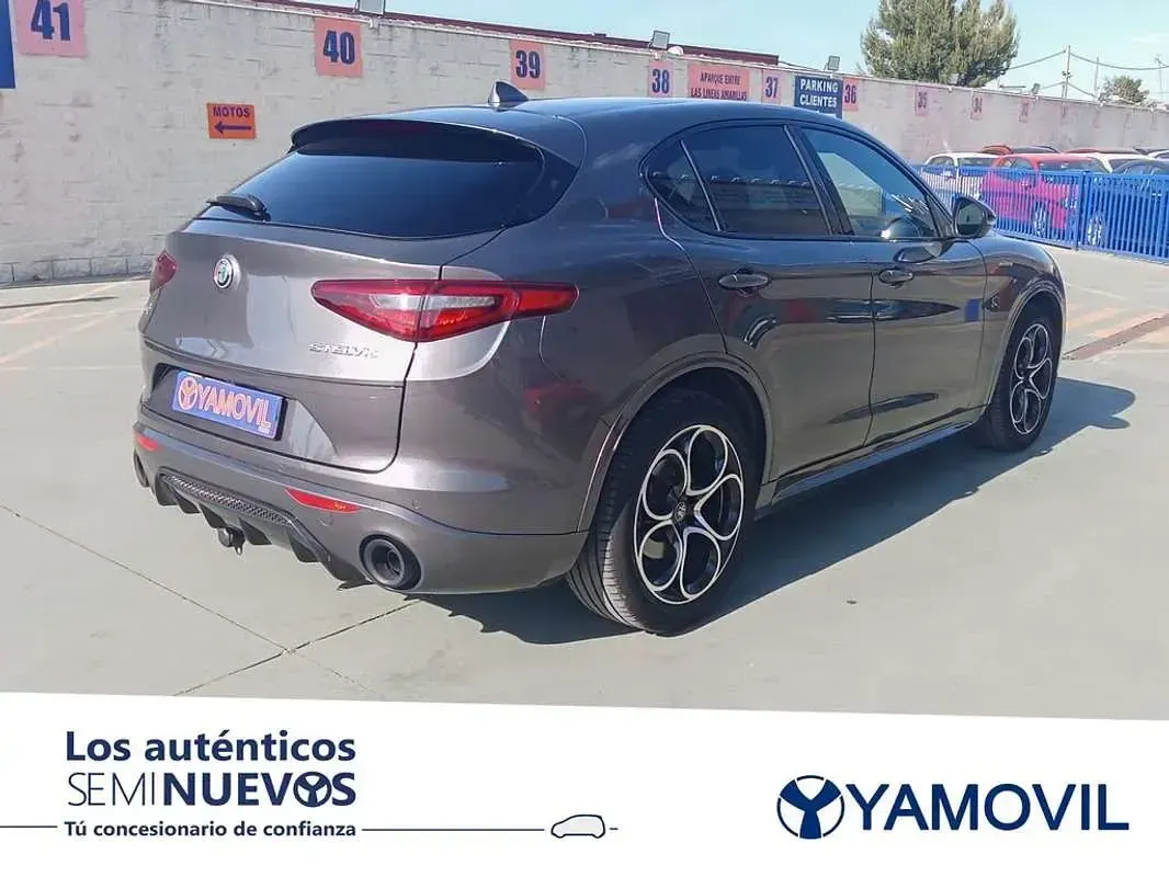 Usado Alfa Romeo Stelvio Veloce 280 CV (205 kW) 2022 Gris SUV